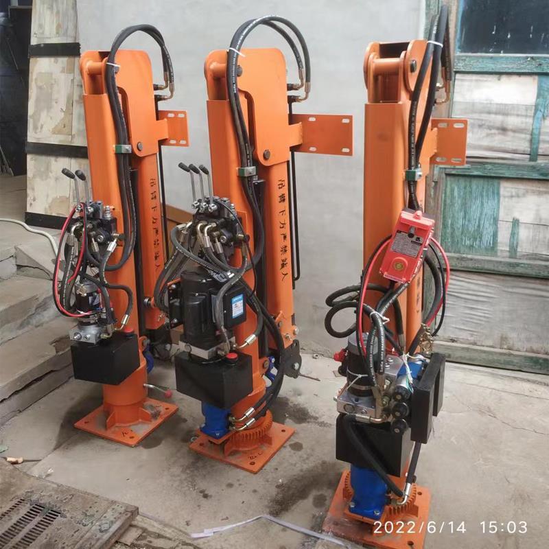 察哈尔右翼中旗重汽蓝牌随车吊 3.2吨 国六动力强 液压驱动 农用自卸起重机